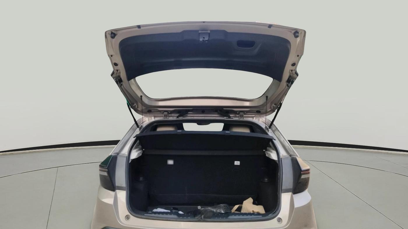 2025 Tata ALTROZ Creative Petrol 5AMT, Petrol, Automatic, 11,856 km, exterior