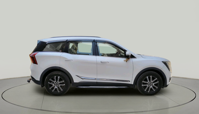 2022 Mahindra XUV700 AX 7 LUXURY P AT 7 STR, Petrol, Automatic, 1,05,874 km, exterior