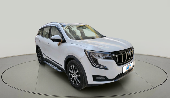 2022 Mahindra XUV700 AX 7 LUXURY P AT 7 STR, Petrol, Automatic, 1,05,874 km, exterior