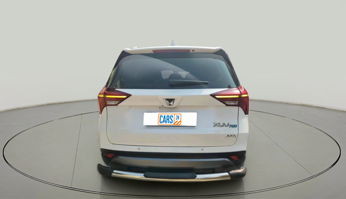 2022 Mahindra XUV700 AX 7 LUXURY P AT 7 STR, Petrol, Automatic, 1,05,874 km, exterior