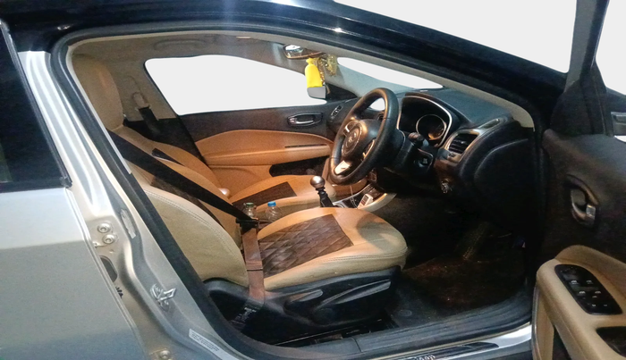 2017 Jeep Compass LONGITUDE (O) 2.0 DIESEL, Diesel, Manual, 1,24,860 km, interior