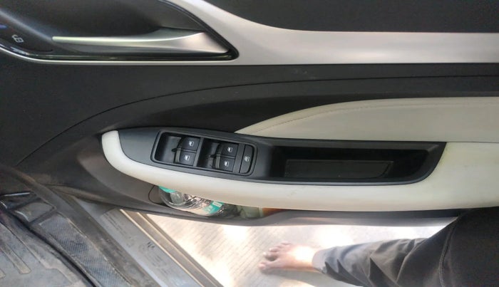 2023 MG ASTOR STYLE 1.5 MT, Petrol, Manual, 21,000 km, interior