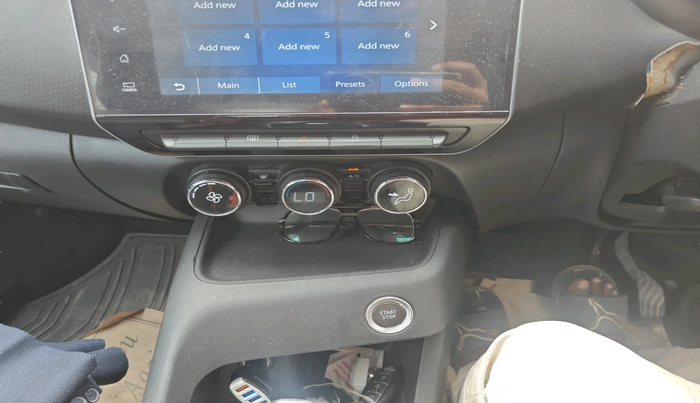 2021 Nissan MAGNITE XV PREMIUM TURBO (O) CVT, Petrol, Automatic, 50,010 km, interior