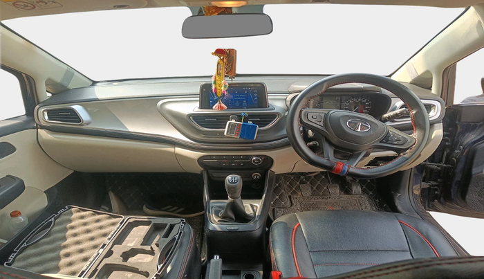 2023 Tata ALTROZ XT PETROL, Petrol, Manual, 19,827 km, interior