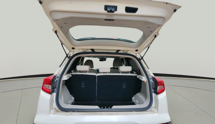 2020 Mahindra XUV300 W8(O) 1.2 PETROL DUAL TONE, Petrol, Manual, 82,903 km, exterior