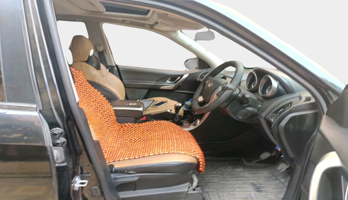 2019 Mahindra XUV500 W9, Diesel, Manual, 1,01,156 km, interior