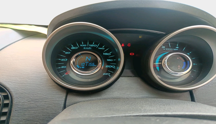 2019 Mahindra XUV500 W9, Diesel, Manual, 1,01,156 km, interior