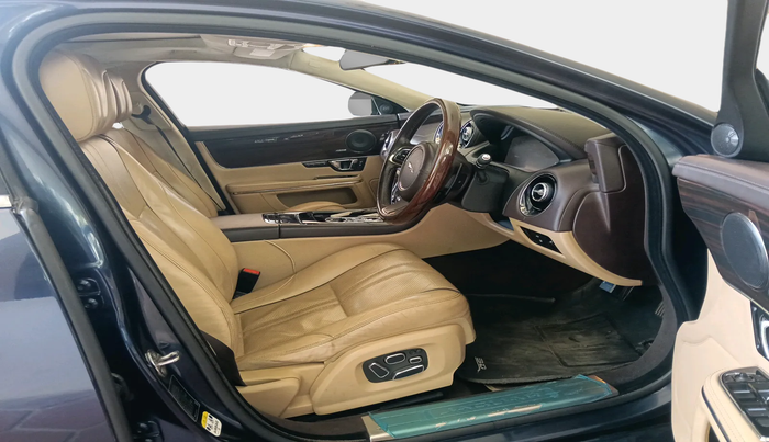 2014 Jaguar XJ L 3.0 V 6 Portfolio, Diesel, Automatic, 70,670 km, interior