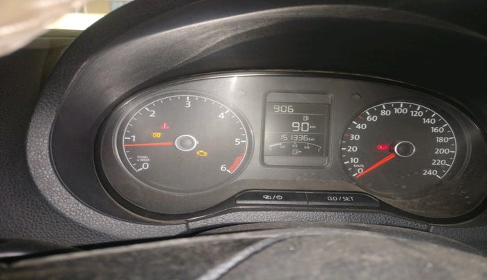 2015 Volkswagen Polo HIGHLINE1.5L, Diesel, Manual, 1,51,336 km, interior