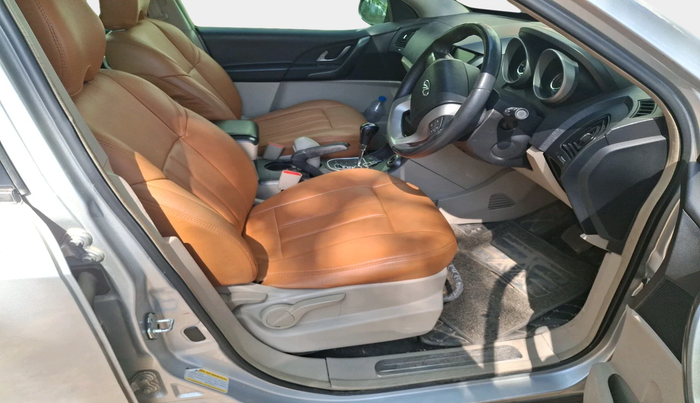 2018 Mahindra XUV500 W9 AT, Diesel, Automatic, 88,061 km, interior