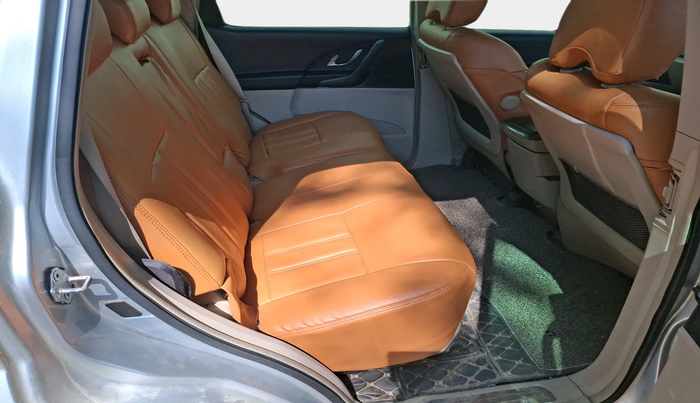 2018 Mahindra XUV500 W9 AT, Diesel, Automatic, 88,061 km, interior