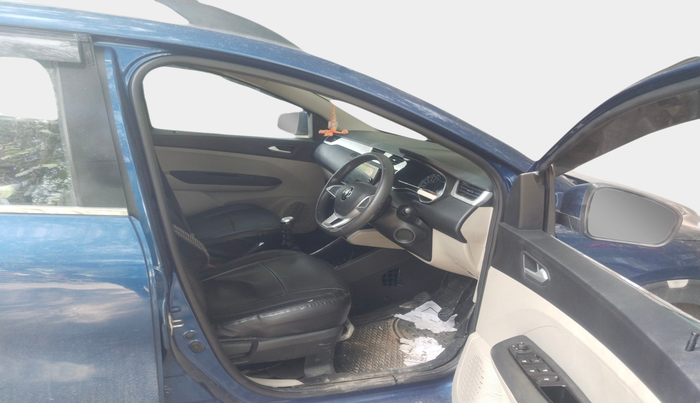 2020 Renault TRIBER RXZ, Petrol, Manual, 84,767 km, interior