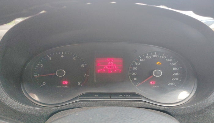 2013 Volkswagen Polo COMFORTLINE 1.2L PETROL, Petrol, Manual, 1,42,013 km, interior