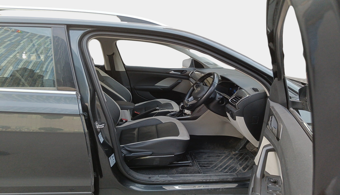 2023 Volkswagen TAIGUN TOPLINE 1.0 TSI AT, Petrol, Automatic, 33,134 km, interior
