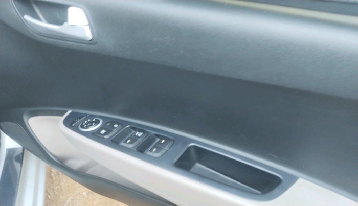 2016 Hyundai Grand i10 SPORTZ 1.1 CRDI, Diesel, Manual, 1,47,732 km, interior