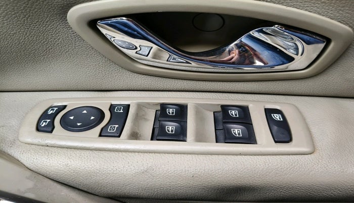 2013 Renault Fluence 1.5 E4, Diesel, Manual, 1,59,823 km, interior