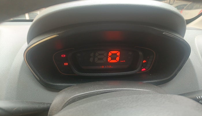 2017 Renault Kwid RXT 1.0, Petrol, Manual, 19,173 km, interior