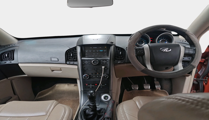 2015 Mahindra XUV500 W10 AWD, Diesel, Manual, 91,526 km, interior