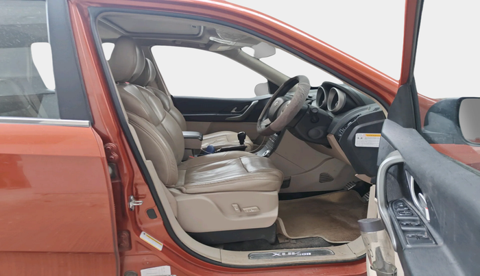 2015 Mahindra XUV500 W10 AWD, Diesel, Manual, 91,526 km, interior