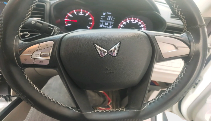 2023 Mahindra XUV300 W6 1.2 PETROL, Petrol, Manual, 22,675 km, interior