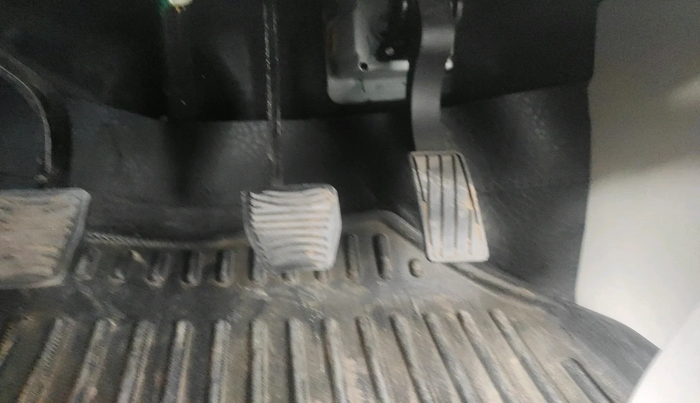 2023 Mahindra XUV300 W6 1.2 PETROL, Petrol, Manual, 22,675 km, interior