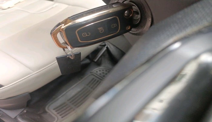 2017 Tata Tiago XT PETROL, Petrol, Manual, 34,250 km, interior