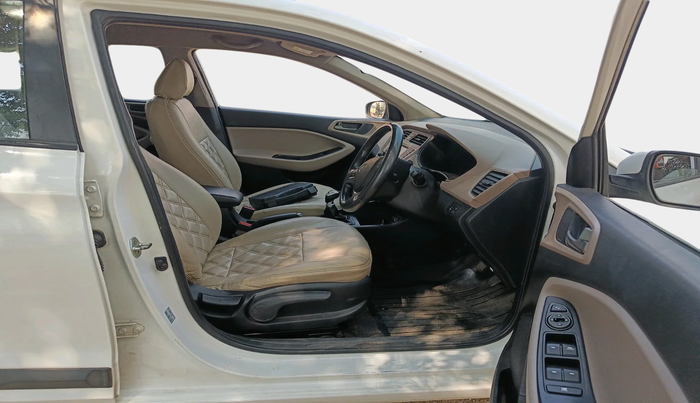 2017 Hyundai Elite i20 ASTA 1.2, Petrol, Manual, 1,10,297 km, interior