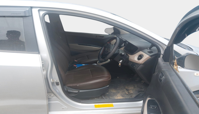 2016 Hyundai Xcent BASE 1.1, Diesel, Manual, 1,57,037 km, interior