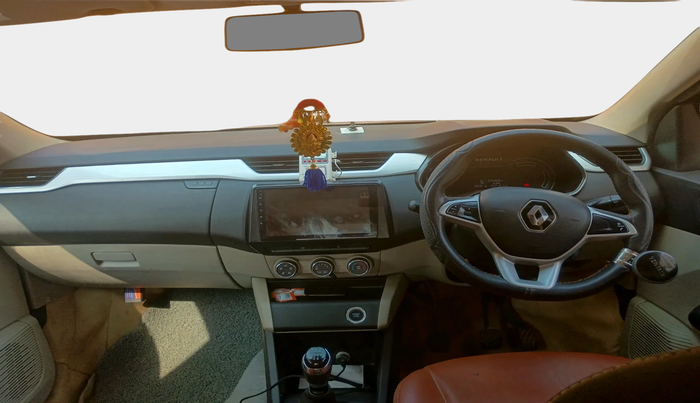 2022 Renault TRIBER RXZ, Petrol, Manual, 1,24,468 km, interior