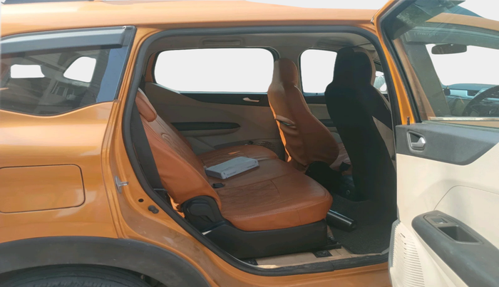 2022 Renault TRIBER RXZ, Petrol, Manual, 1,24,468 km, interior