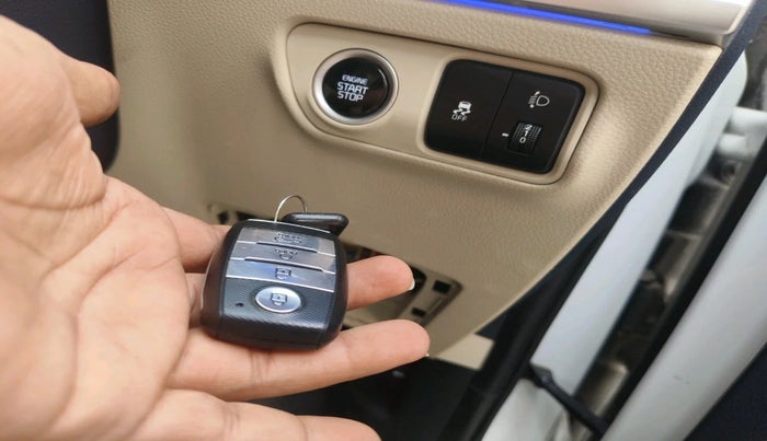 2022 KIA CARENS LUXURY PLUS 1.5 DIESEL AT 6 STR, Diesel, Automatic, 88,538 km, interior