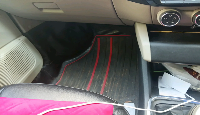 2020 Renault TRIBER RXZ, Petrol, Manual, 76,408 km, interior