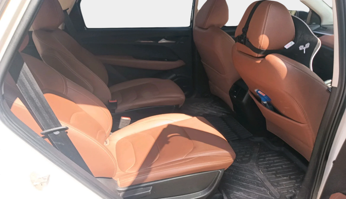 2021 MG HECTOR PLUS SHARP 2.0 DIESEL TURBO MT 6-STR, Diesel, Manual, 41,262 km, interior