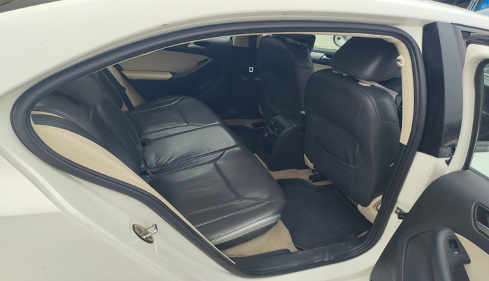 2012 Volkswagen Jetta TRENDLINE TDI, Diesel, Manual, 2,83,697 km, interior