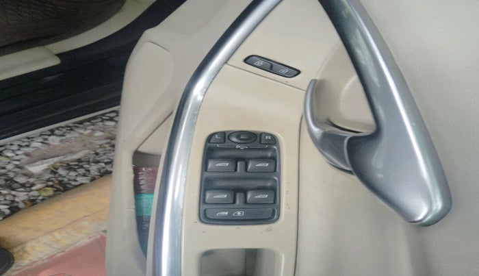 2012 Volvo XC 60 D4 KINETIC, Diesel, Automatic, 1,46,550 km, interior