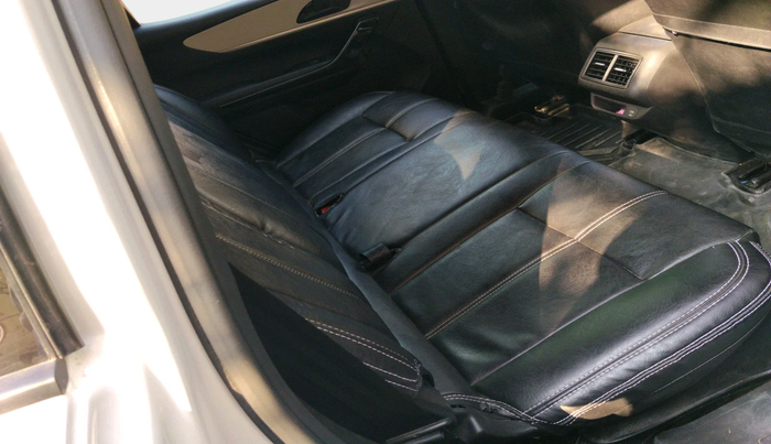 2023 Mahindra XUV700 AX 5 D MT 5 STR, Diesel, Manual, 35,445 km, interior