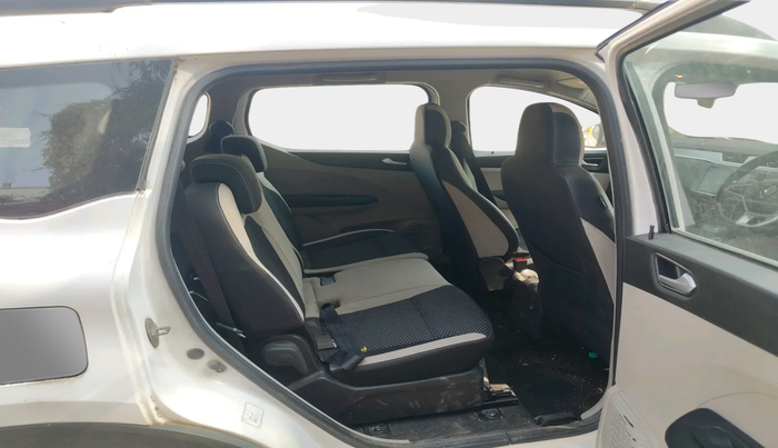 2020 Renault TRIBER RXZ, Petrol, Manual, 46,324 km, interior