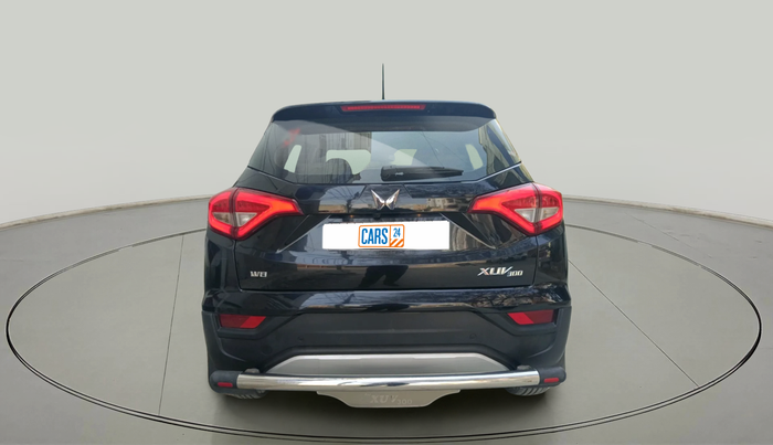 2024 Mahindra XUV300 W8 (O) 1.2 PETROL, Petrol, Manual, 32,776 km, exterior