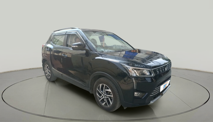 2024 Mahindra XUV300 W8 (O) 1.2 PETROL, Petrol, Manual, 32,776 km, exterior