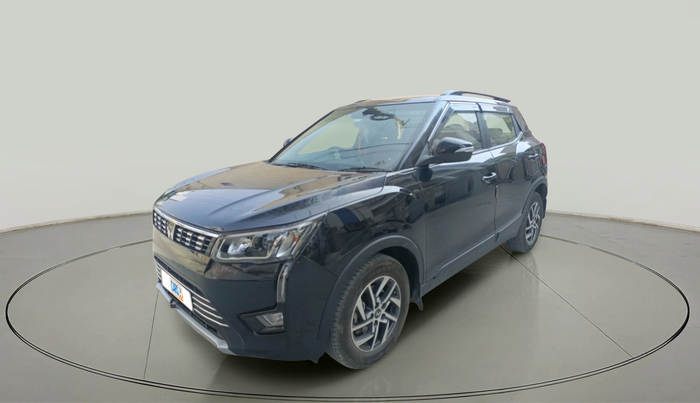 2024 Mahindra XUV300 W8 (O) 1.2 PETROL, Petrol, Manual, 32,776 km, exterior