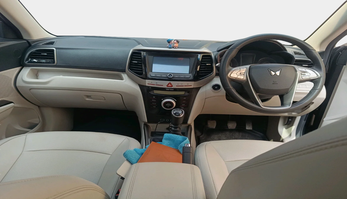 2024 Mahindra XUV300 W8 (O) 1.2 PETROL, Petrol, Manual, 32,776 km, interior