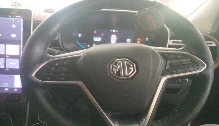 2023 MG HECTOR PLUS SHARP PRO 1.5 TURBO MT 6 STR, Petrol, Manual, 18,000 km, interior