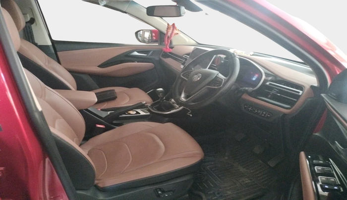 2023 MG HECTOR PLUS SHARP PRO 1.5 TURBO MT 6 STR, Petrol, Manual, 18,000 km, interior