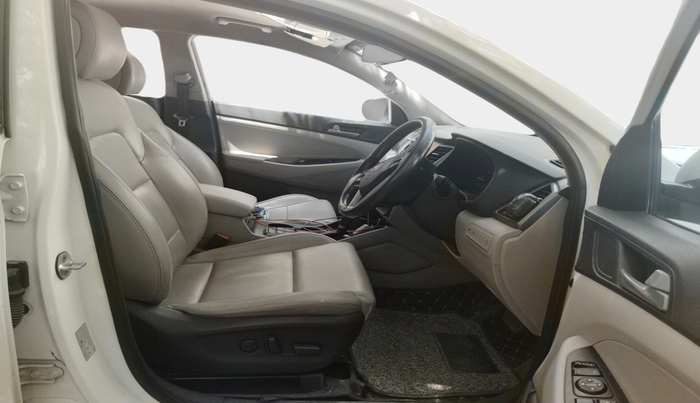 2016 Hyundai Tucson GLS 2WD AT DIESEL, Diesel, Automatic, 1,20,094 km, interior