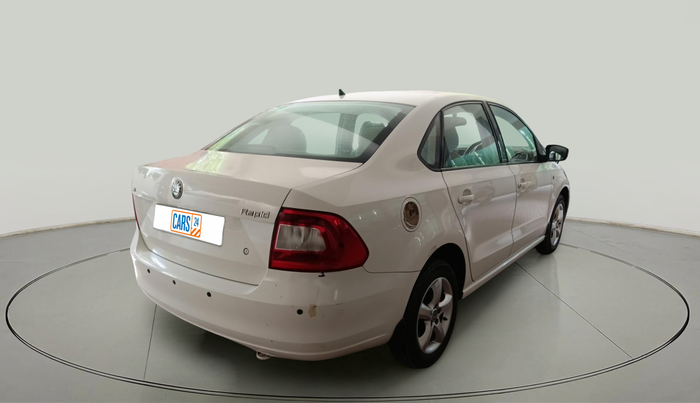 2013 Skoda Rapid ELEGANCE 1.6 MPI MT, Petrol, Manual, 50,306 km, exterior