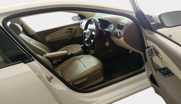 2013 Skoda Rapid ELEGANCE 1.6 MPI MT, Petrol, Manual, 50,306 km, interior