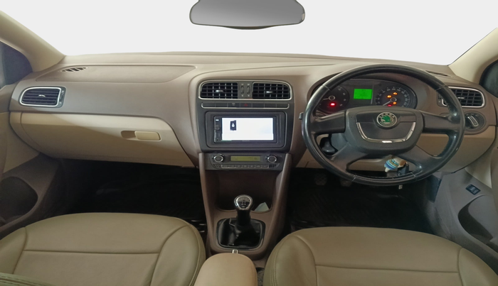 2013 Skoda Rapid ELEGANCE 1.6 MPI MT, Petrol, Manual, 50,306 km, interior