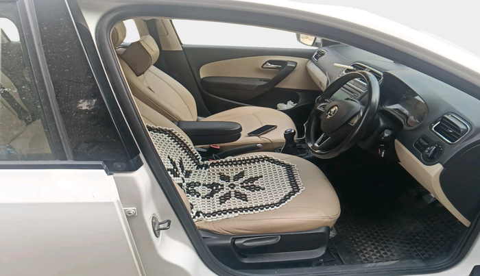 2017 Skoda Rapid AMBITION 1.5 TDI, Diesel, Manual, 1,00,096 km, interior