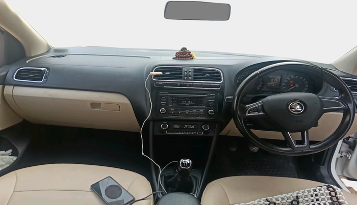 2017 Skoda Rapid AMBITION 1.5 TDI, Diesel, Manual, 1,00,096 km, interior