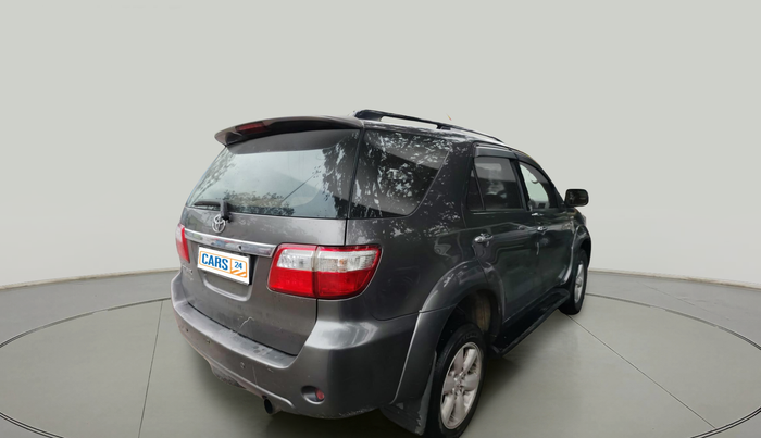 2010 Toyota Fortuner 3.0 4X4 MT, Diesel, Manual, 1,65,269 km, exterior
